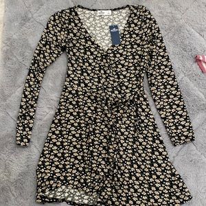 Hollister Daisy wrap dress